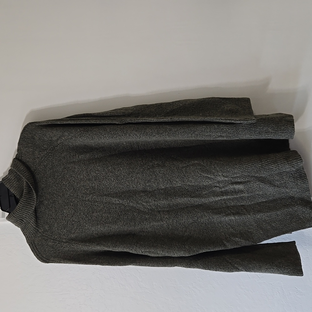 Sweater - Picture 5 of 8